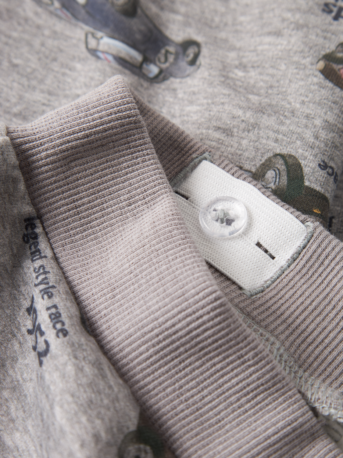 model_shot-front_full